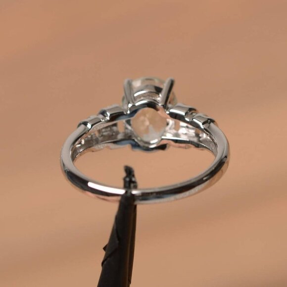 🔥 Refine Oval Pure Zircon Romantic Silver Elegant Rings for Women, PD357 - Picture 4 of 5